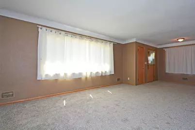 1483 3rd Street E, Saint Paul, MN 55106 - Photo 5