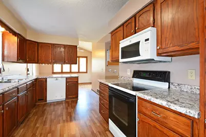 1483 3rd Street E, Saint Paul, MN 55106 - Photo 9