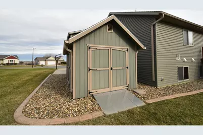 887 Golf View Avenue, Zumbrota, MN 55992 - Photo 7