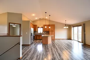 887 Golfview Ave, Zumbrota, MN 55992 - Photo 9