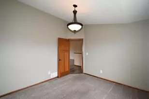 887 Golfview Ave, Zumbrota, MN 55992 - Photo 17