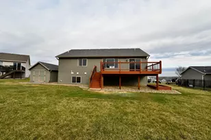 887 Golfview Ave, Zumbrota, MN 55992 - Photo 3