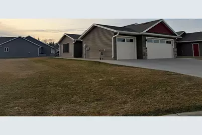 147 Highland Circle, Zumbrota, MN 55992 - Photo 3