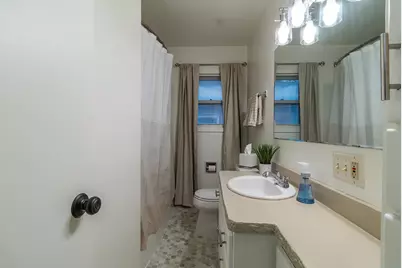 707 W Alcott Avenue, Fergus Falls, MN 56537 - Photo 7