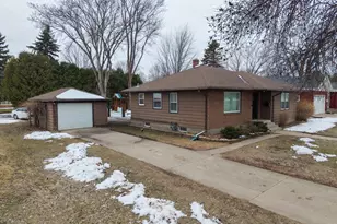 707 W Alcott Ave, Fergus Falls, MN 56537 - Photo 1
