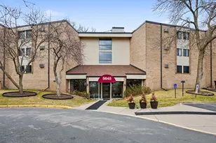 5645 Green Cir Dr, Hopkins, MN 55343 - Photo 3