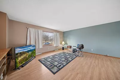 402 E 2nd Street N, Truman, MN 56088 - Photo 5