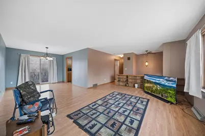 402 E 2nd Street N, Truman, MN 56088 - Photo 7