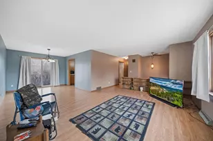 402 E 2nd St N, Truman, MN 56088 - Photo 7