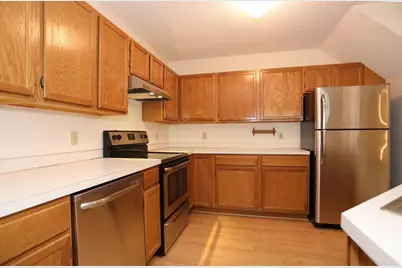 7689 Nicholas Way, Chanhassen, MN 55317 - Photo 3