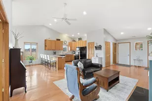 320 Willink Dr, Baldwin, WI 54002 - Photo 5