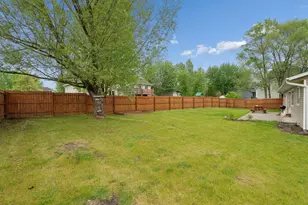 8893 Autumn Oaks Dr, Rockford, MN 55373 - Photo 21
