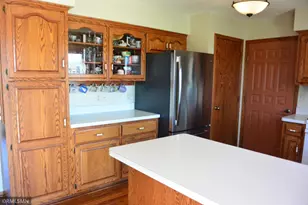 610 1st St E, Glencoe, MN 55336 - Photo 9