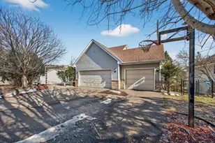 2970 Western Ave N, Roseville, MN 55113 - Photo 3