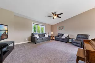 1604 Prairie Ave SW, Faribault, MN 55021 - Photo 5