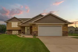 1604 Prairie Ave SW, Faribault, MN 55021 - Photo 1
