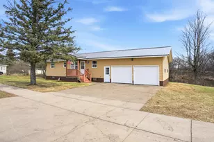 901 Wisconsin Ave, Rice Lake, WI 54868 - Photo 3