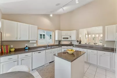 19965 Waterford Court, Excelsior, MN 55331 - Photo 7