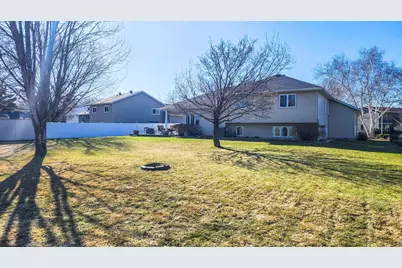 4041 S Rivershore Drive, Moorhead, MN 56560 - Photo 37