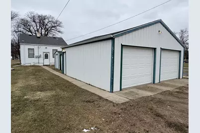 716 5th Street N, Wahpeton,  58075 - Photo 3