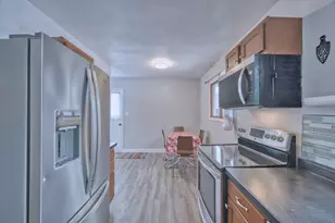 242 Hampshire Dr, Hoyt Lakes, MN 55750 - Photo 9