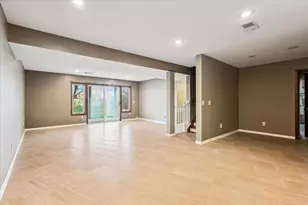 6913 Connelly Cir, Savage, MN 55378 - Photo 13