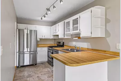 10719 Yukon Avenue S, Bloomington, MN 55438 - Photo 13