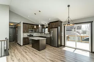 3346 Ridgeline Dr SE, Rochester, MN 55904 - Photo 7