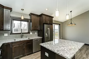 3346 Ridgeline Dr SE, Rochester, MN 55904 - Photo 9