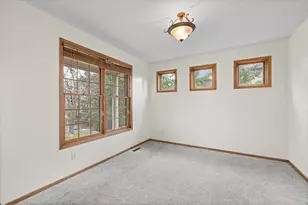 10803 Hawthorn Trail, Woodbury, MN 55129 - Photo 11