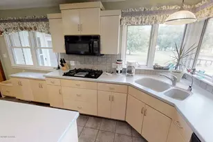 404 S Clayborn Ave, Parkers Prairie, MN 56361 - Photo 11