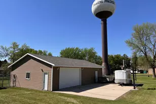 404 S Clayborn Ave, Parkers Prairie, MN 56361 - Photo 3