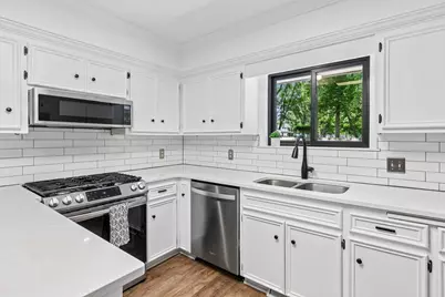 2100 W 107th Street, Bloomington, MN 55431 - Photo 7