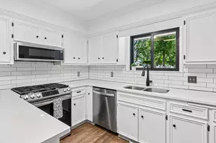 2100 W 107th St, Bloomington, MN 55431 - Photo 7