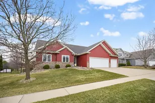 2306 Crimson Ridge Cir NW, Rochester, MN 55901 - Photo 3