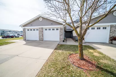 562 Pointe Ct SW, Rochester, MN 55902 - Photo 1