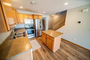 562 Pointe Ct SW, Rochester, MN 55902 - Photo 9