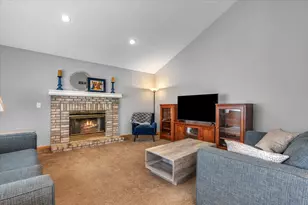 6709 Promontory Dr, Eden Prairie, MN 55346 - Photo 15