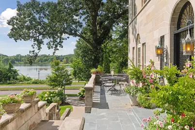2308 W Lake Of The Isles Parkway, Minneapolis, MN 55405 - Photo 47