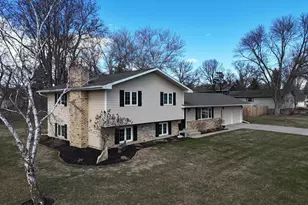 404 W 9th St, Morris, MN 56267 - Photo 3
