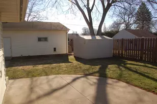 601 5th Ave S, Hopkins, MN 55343 - Photo 17