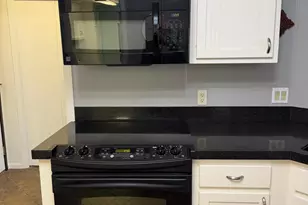 3020 St Albans Mill Rd, Hopkins, MN 55305 - Photo 9