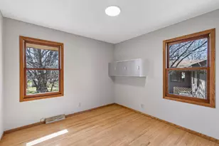 4225 Poplar Bridge Rd, Bloomington, MN 55437 - Photo 25