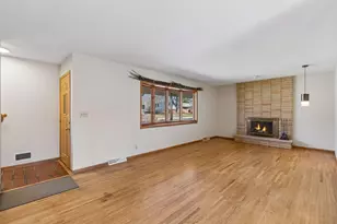 4225 Poplar Bridge Rd, Bloomington, MN 55437 - Photo 11