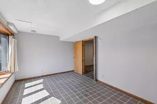 4225 Poplar Bridge Rd, Bloomington, MN 55437 - Photo 35