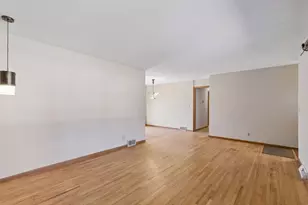 4225 Poplar Bridge Rd, Bloomington, MN 55437 - Photo 13