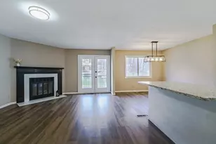 10742 Toledo Ct, Bloomington, MN 55437 - Photo 9