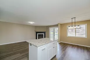 10742 Toledo Ct, Bloomington, MN 55437 - Photo 5