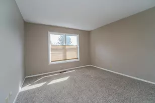10742 Toledo Ct, Bloomington, MN 55437 - Photo 15