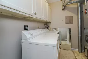 10742 Toledo Ct, Bloomington, MN 55437 - Photo 17